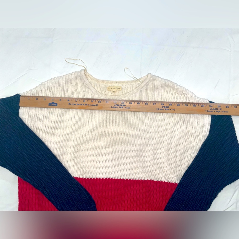 LA Hearts Sweater - Picture 1 of 6